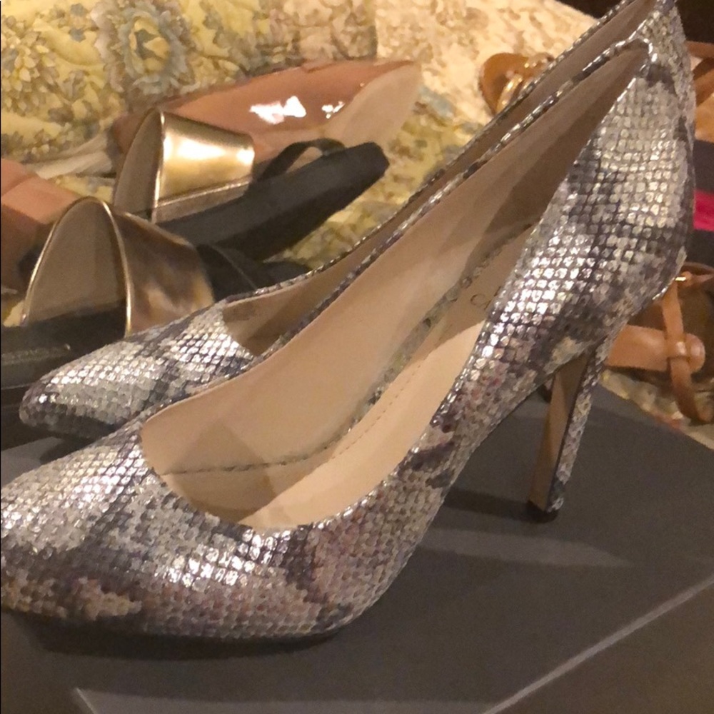 Vince Camuto pumps
